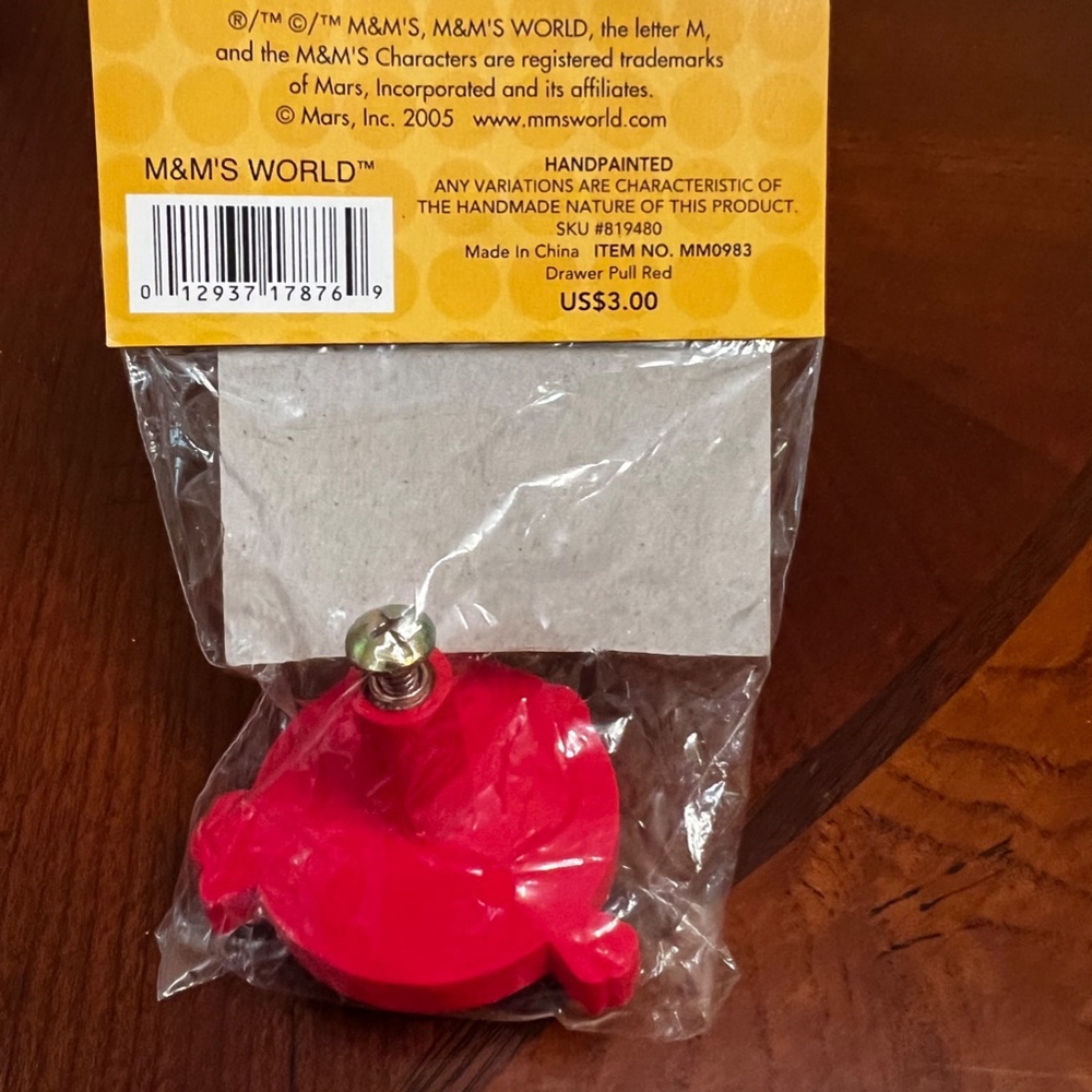 M&M'S WORLD Drawer Pull - Picture 2 of 2